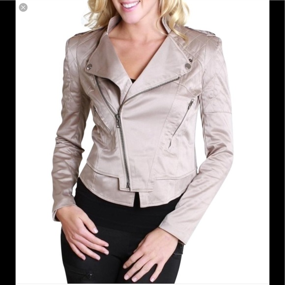 Nikibiki Jackets & Blazers - Gorgeous Nikibiki Quilted Satin Jacket 💕